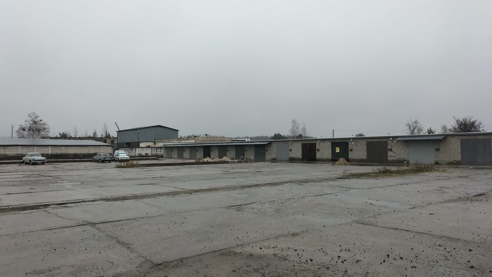 Гараж з ремонтом, централізоване опалення.