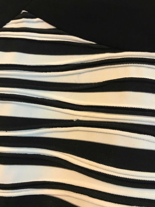 Sukienka wyszczuplająca