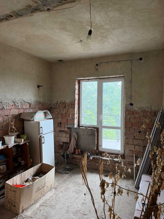 Продаж будинку з міськими комунікаціями та НЕЙМОВІРНИМ КРАЄВИДОМ