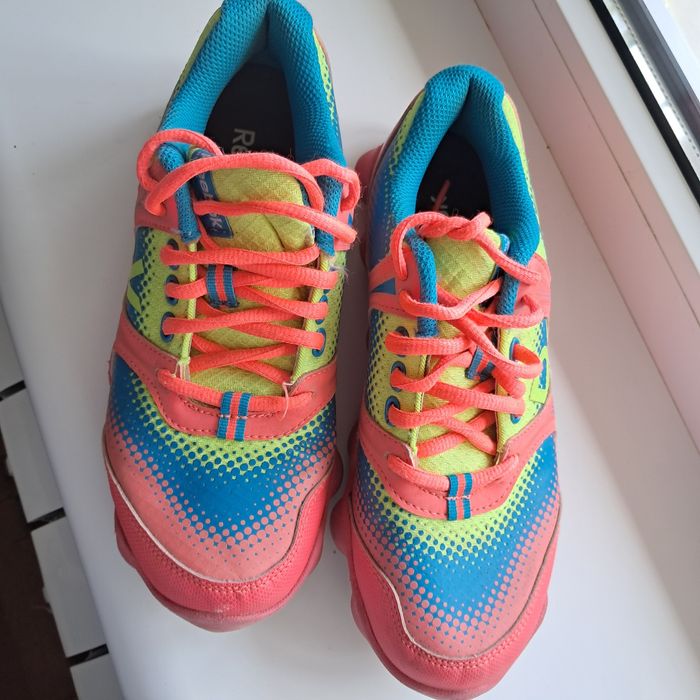 Женские кроссовки Reebok