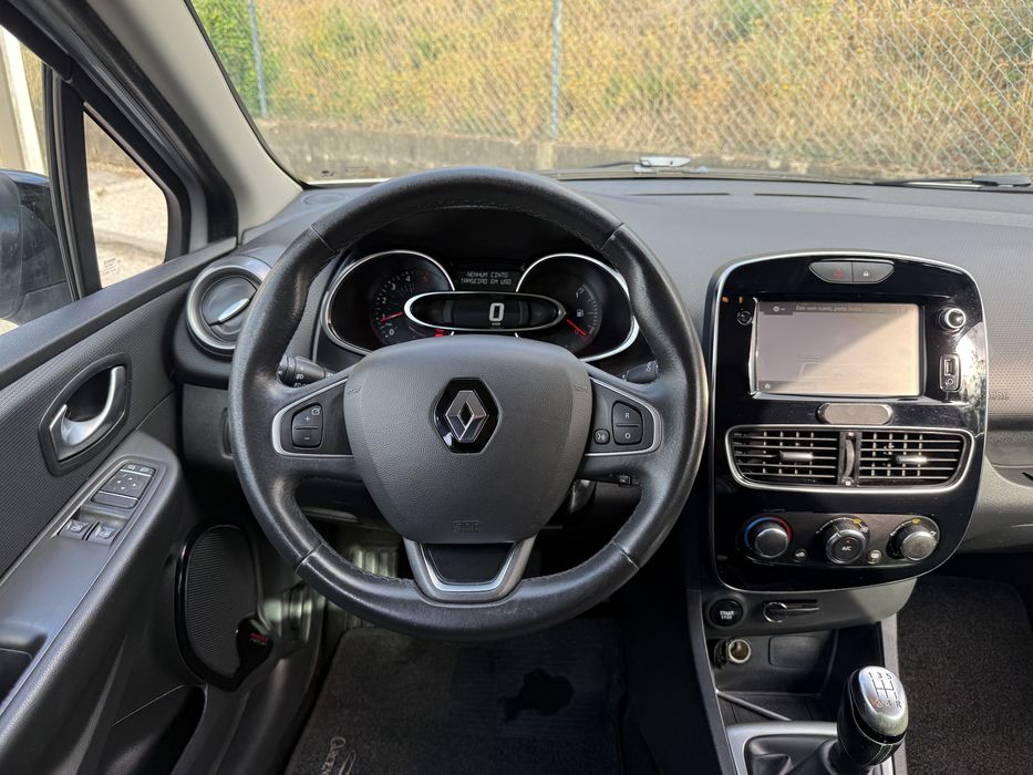 Renault Clio — fotografia 10
