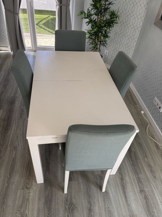 Mesa casa + 4 cadeiras