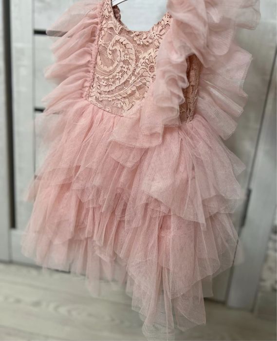 Нарядное платье на 9-12месяцев