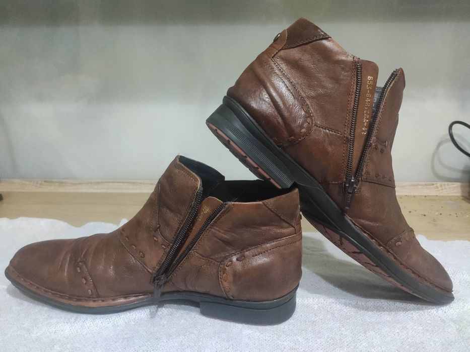 Продам чоловічі шкіряні ботинки Bugatti