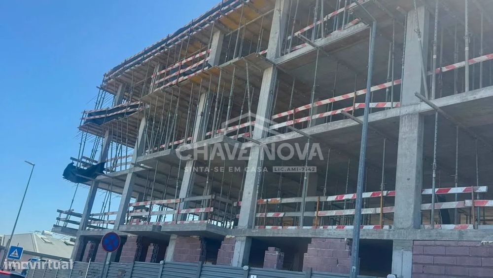 Apartamento T2 moderno c/ garagem junto ao Polo Universitário do Porto