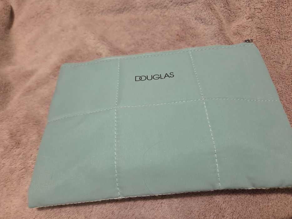 Douglas nowa miętowa kosmetyczka