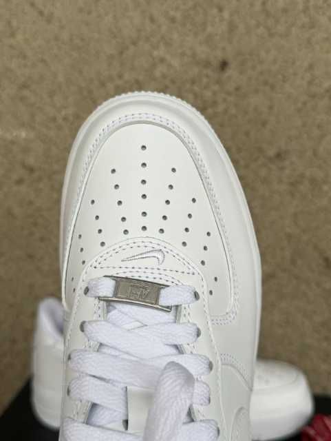 Nike_Air_Force_1_Low_Supreme_White R.38