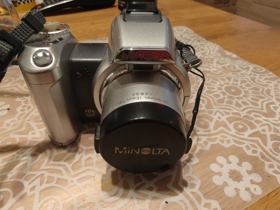 Aparat Minolta z1