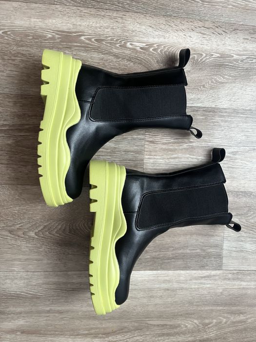 Черевики estro на високій підошві