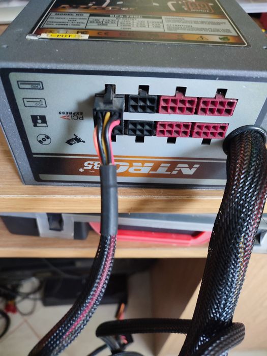 Zasilacz komputerowy 750w