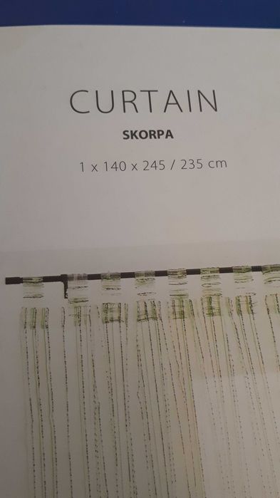 Zaslona z organzy  firanka na szelkach.