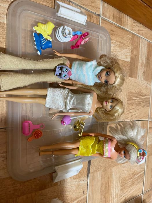Barbies em bom estado