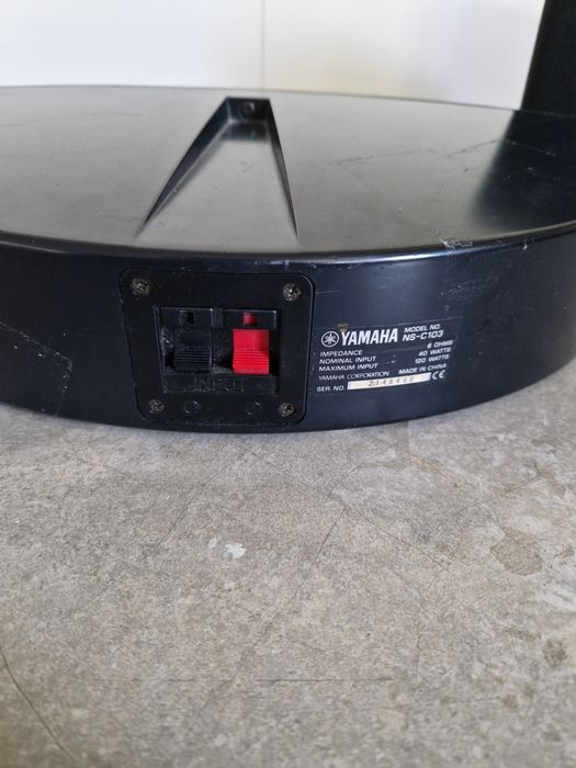 Colunas Yamaha NS-M103 e altifalante central Yamaha NS-C103