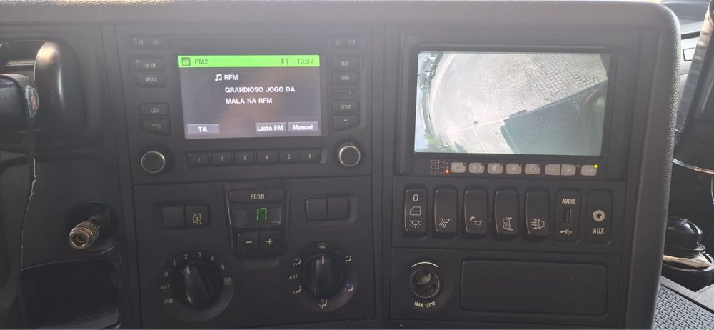 Scania P 250 ano 2013