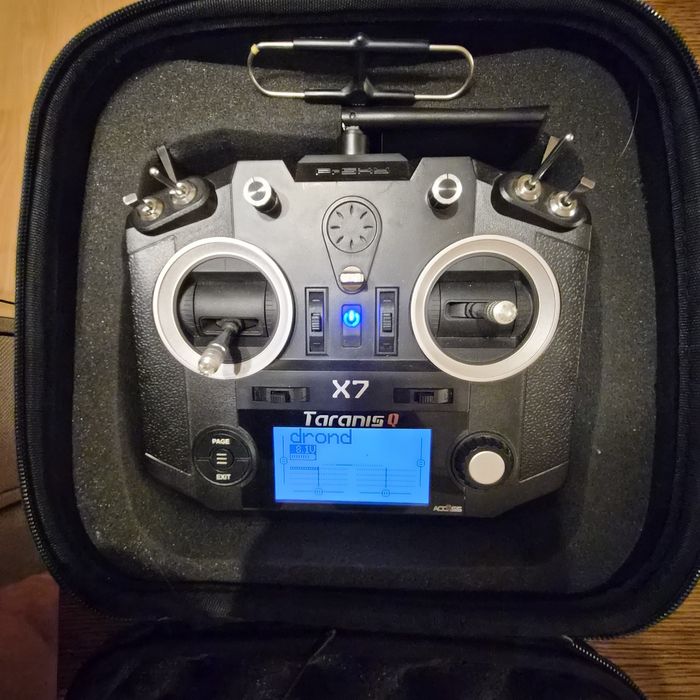 Aparatura zdalnego sterowania frsky taranis qx7 plus modół long range r9m