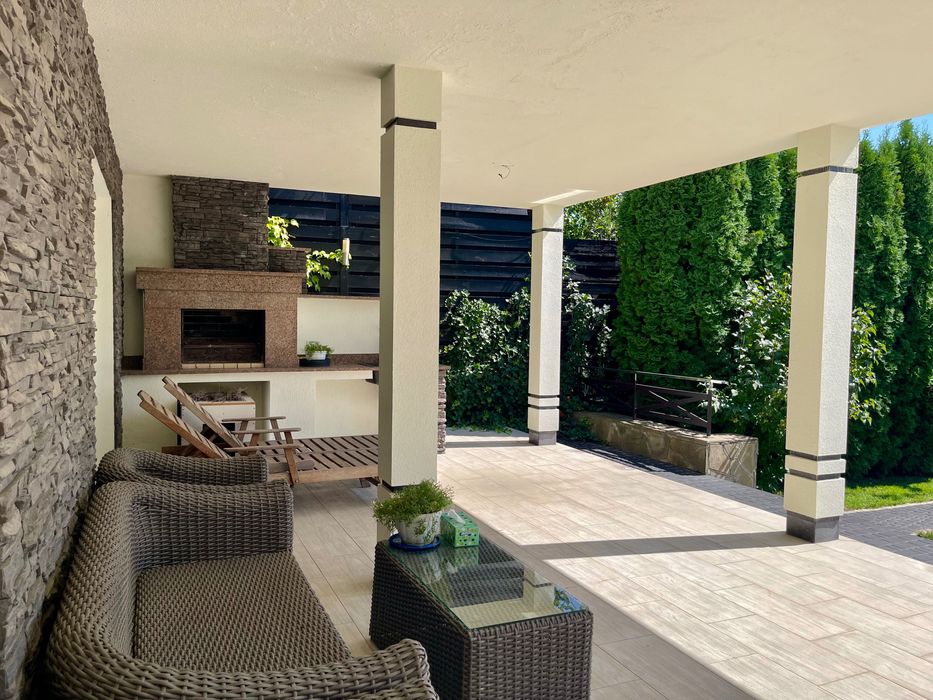 Лісники. КМ Зелений Гай. Будинок з басейном та панорамним краєвидом!