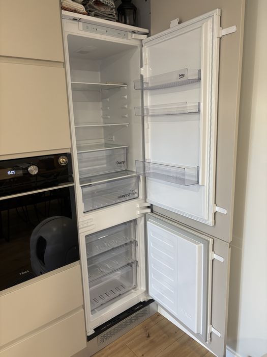 Combinado Encastre Beko 255L