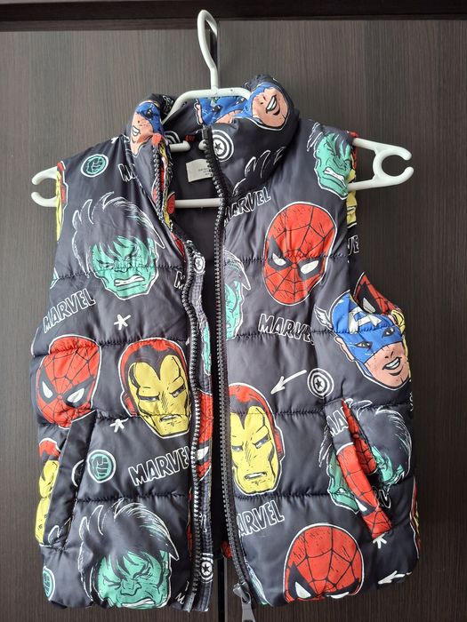 Kamizelka puchowa Marvel – dla chłopca  r. 110/116