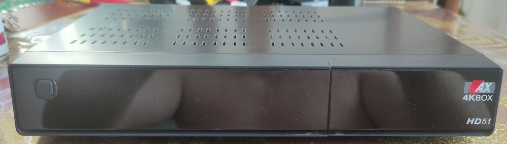 Opticum AX HD51 4K Twin Tuner z nowym pilotem i SSD 120GB