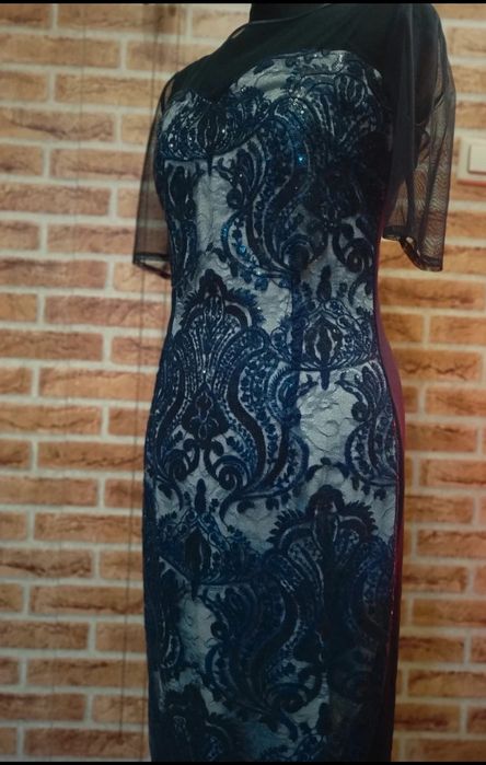 Midi, elegancka sukienka z siateczką. Karnawał