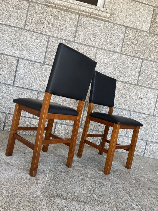 4 Cadeiras almofadadas