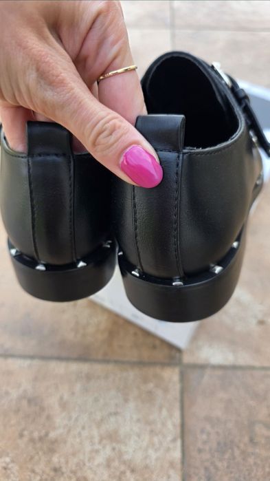 Czarne buty z cwiekami eleganckie polbuty damskie emo alternative got