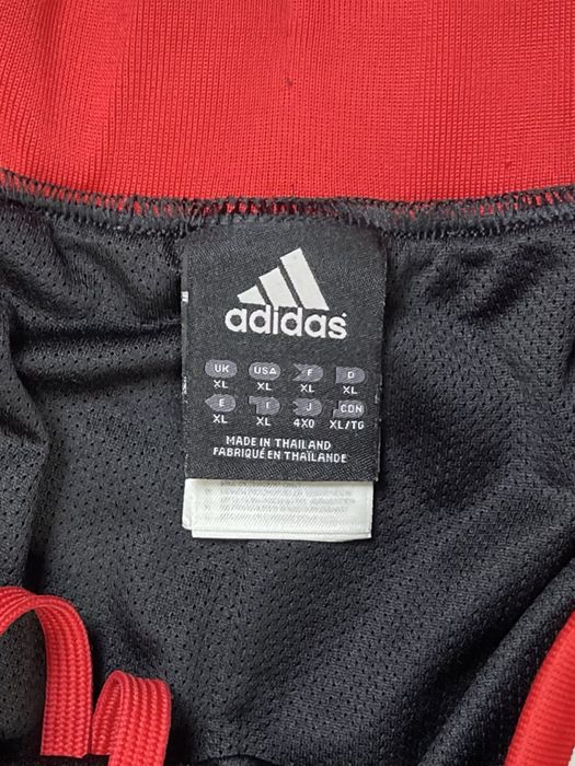 Adidas шорты XL размер баскетбольные черные с принтом