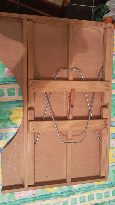 Mesa antiga pequeno almoço na cama