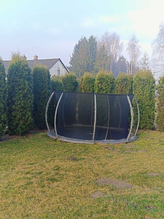 Trampolina naziemna