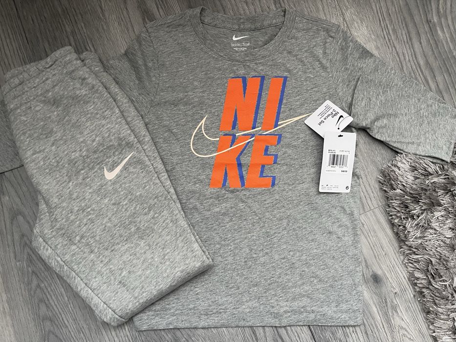 Дитячий костюм Nike, розмір на 6-7 років (116-122 см). НОВИЙ.