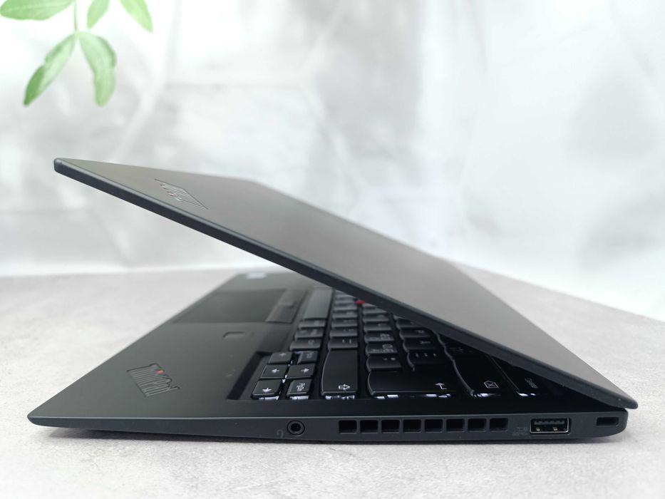 Сенсорний Lenovo ThinkPad X1 Carbon 6 Gen / 14” IPS/i5-8250U/8/256 ГБ