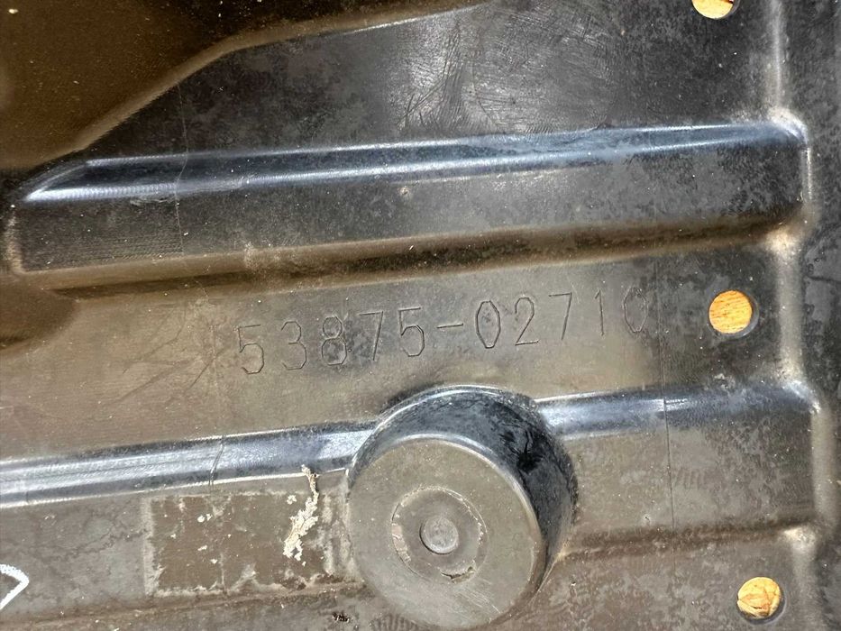 Toyota Corolla E21 Kombi HB 19- Nadkole Prawe przednie przód całe org