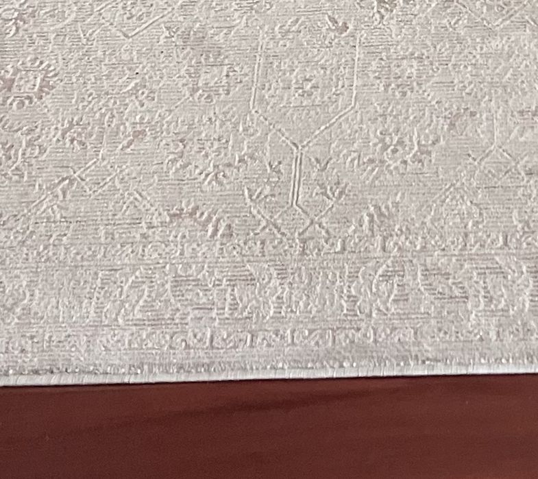 Duas carpetes de sala (rosa claro com padrão)
