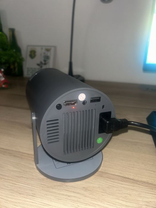 Android Projector444405540245350402