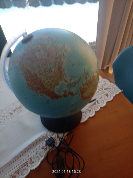 Globus podświetlany