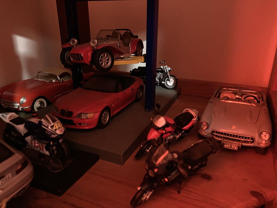 Miniaturas carros e motos 1:18