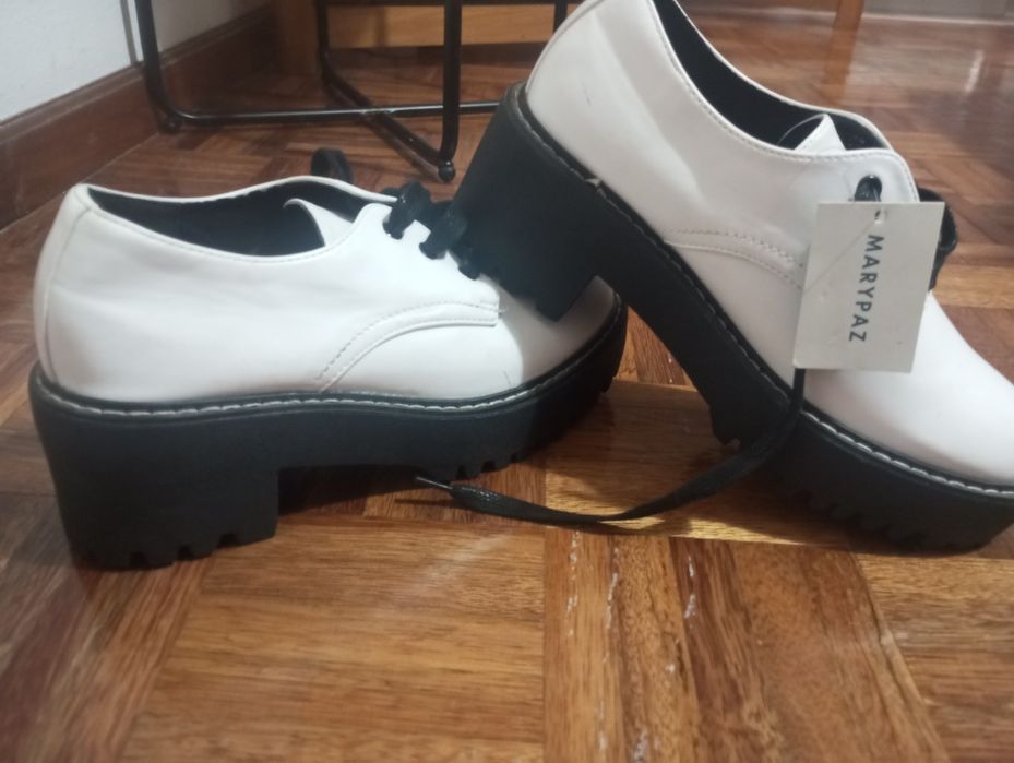 Sapatos senhora.