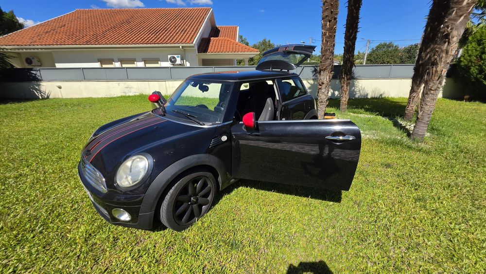 Mini Cooper one D 1.6 90cv 
Farolins traseiros modernos em Led.
Oleo e filtros mudados à 5000km.
Bancos aquecidos, volante multifunções