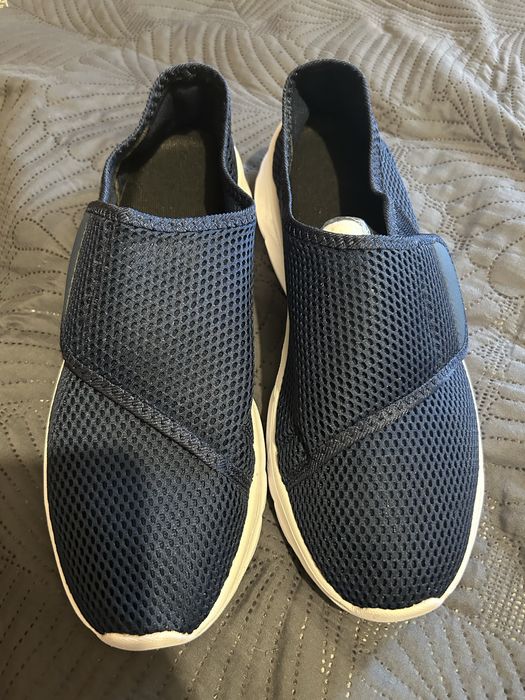 Tenis novo em azul