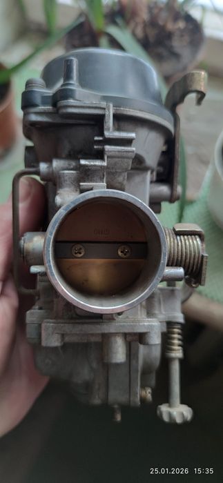 Карбюратор MIKUNI ,робочий з DR 650. Вакуумний. Діаметр 40мм.