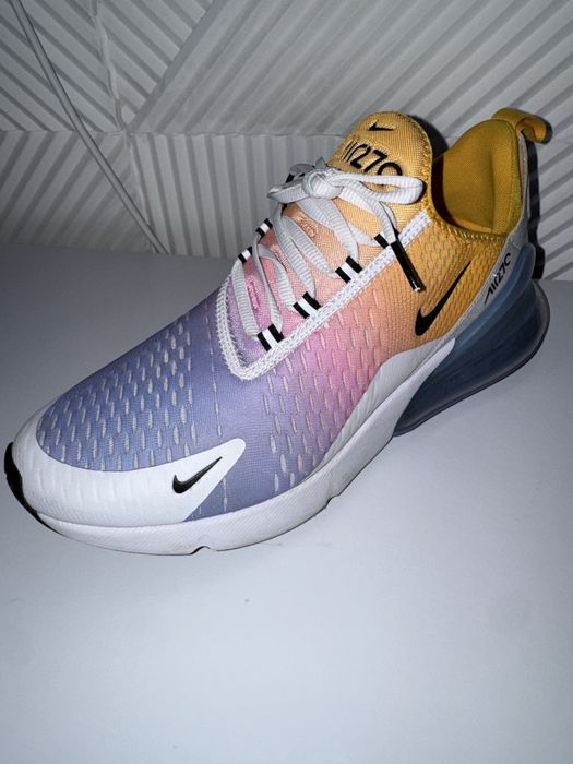 Кросівки Nike Air Max 270