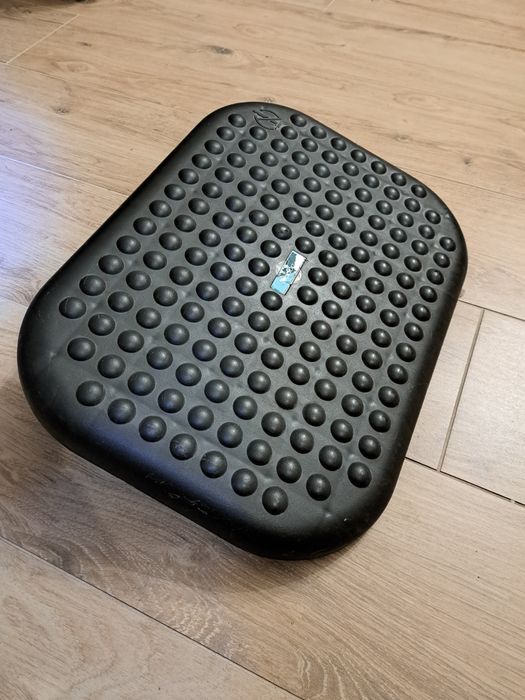 Podnóżek z regulowaną wysokoscią