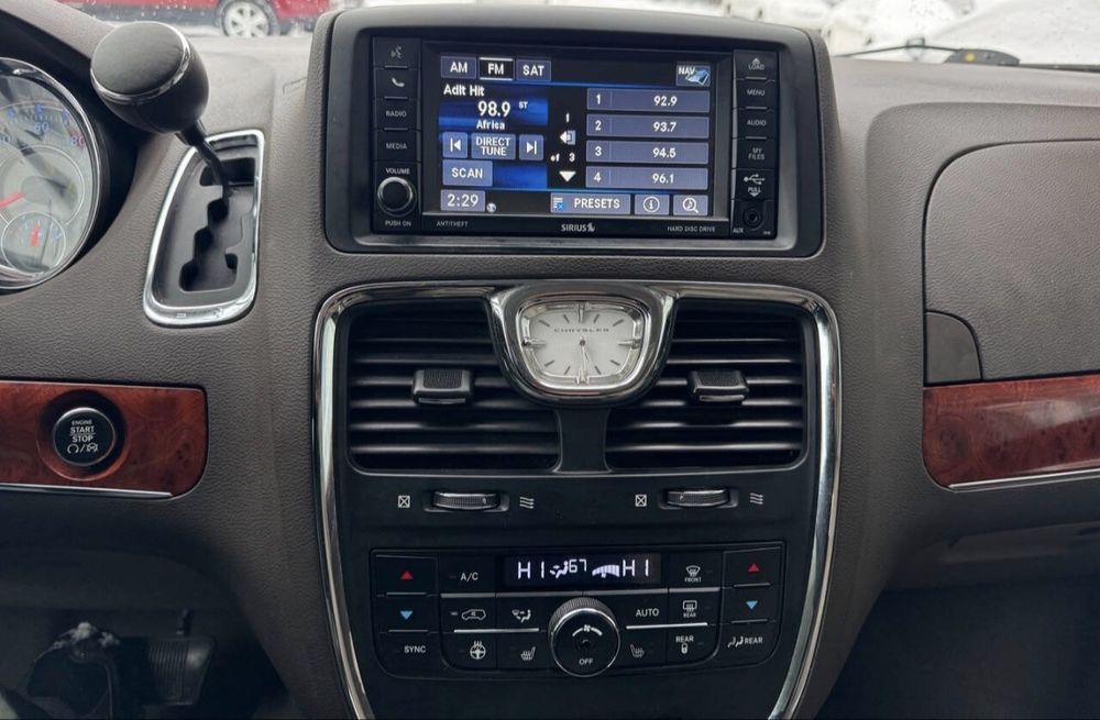 Radio Chrysler Town & Country-Dodge Grand Caravan 2013