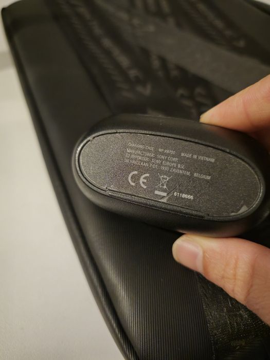 Phones Sony WF-XB700