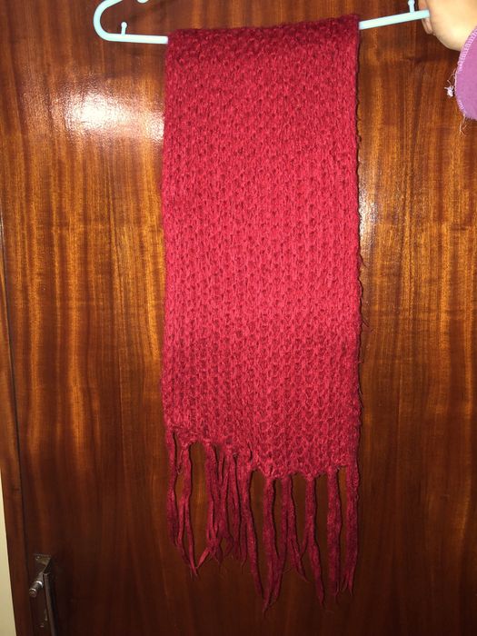 Cachecol de lã vermelho