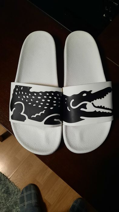 Chinelos Lacoste