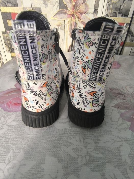 Стильные ботинки на девочку