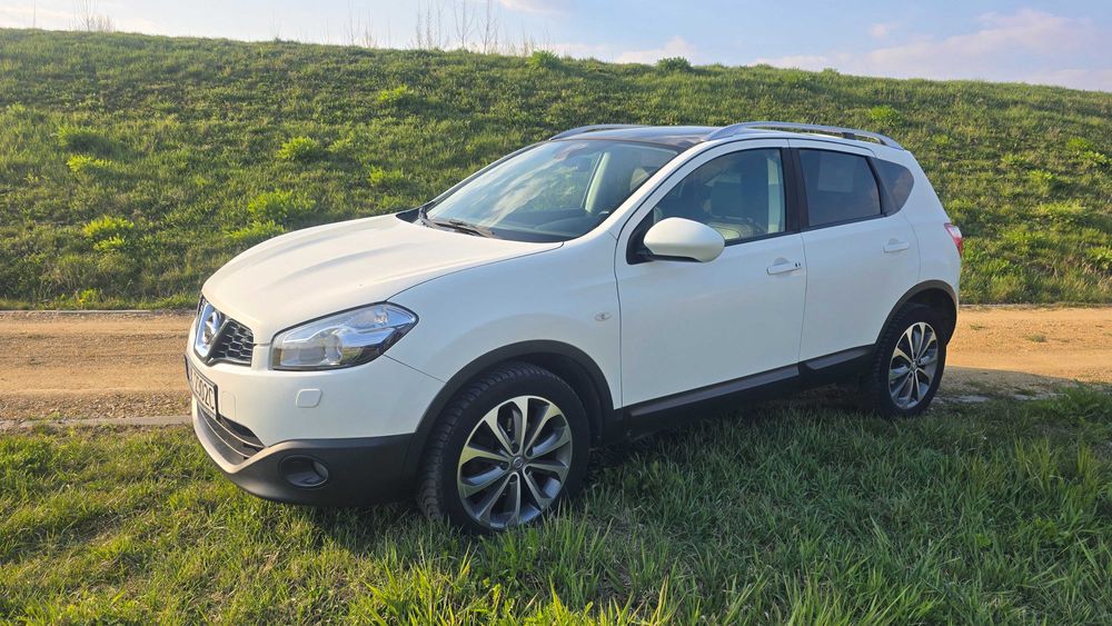 Nissan Qashqai 2.0 dCi 150 KM • Tekna • 2011 • Manual • 4x2 • Skóra • Panorama