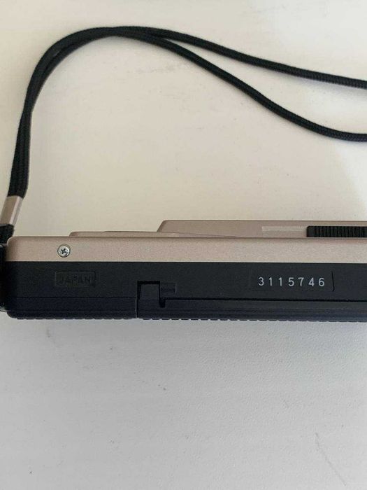 Плівковий фотоапарат Minolta Disc-7 з чохлом