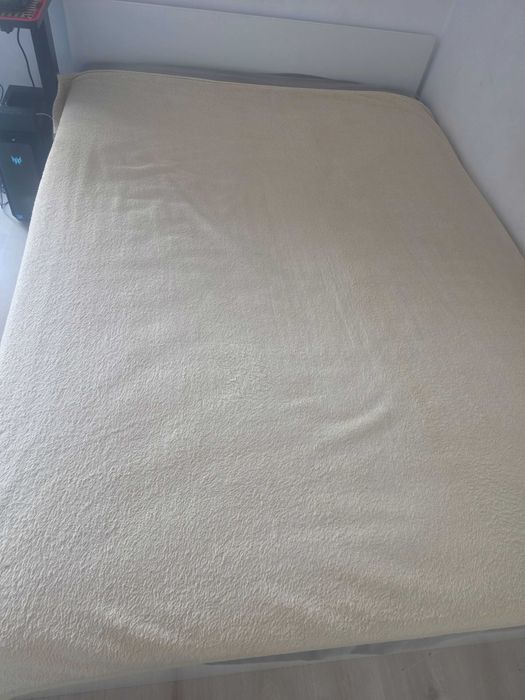 Łóżko stelaż materac